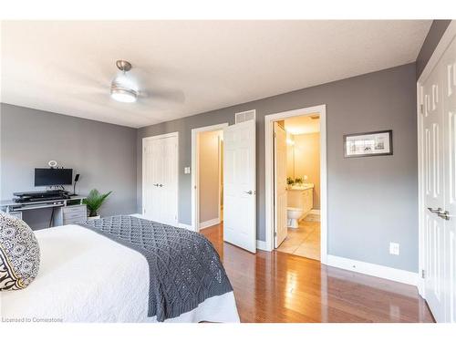 3-2282 Orchard Road, Burlington, ON - Indoor Photo Showing Bedroom