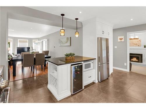 15 Sumner Crescent, Grimsby, ON - Indoor Photo Showing Other Room With Fireplace