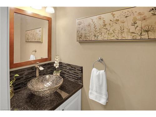 15 Sumner Crescent, Grimsby, ON - Indoor Photo Showing Bathroom