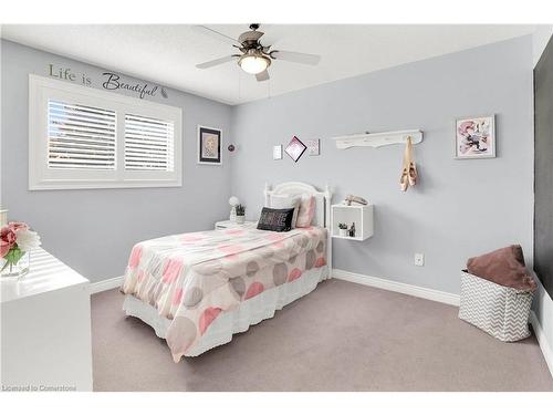 15 Sumner Crescent, Grimsby, ON - Indoor Photo Showing Bedroom