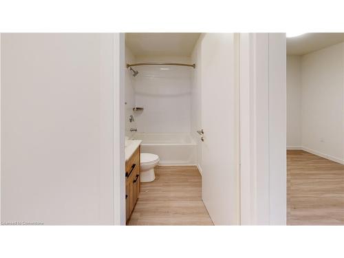 508-49 Walnut Street S, Hamilton, ON - Indoor Photo Showing Bathroom