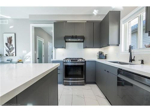 48 Berkshire Drive, St. Catharines, ON - Indoor Photo Showing Kitchen With Stainless Steel Kitchen With Double Sink With Upgraded Kitchen