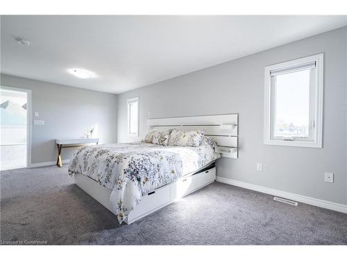 48 Berkshire Drive, St. Catharines, ON - Indoor Photo Showing Bedroom