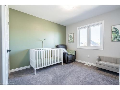 48 Berkshire Drive, St. Catharines, ON - Indoor Photo Showing Bedroom