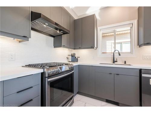 48 Berkshire Drive, St. Catharines, ON - Indoor Photo Showing Kitchen With Stainless Steel Kitchen With Upgraded Kitchen