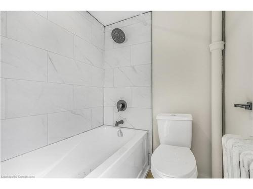 16 Albert Street, Welland, ON - Indoor Photo Showing Bathroom