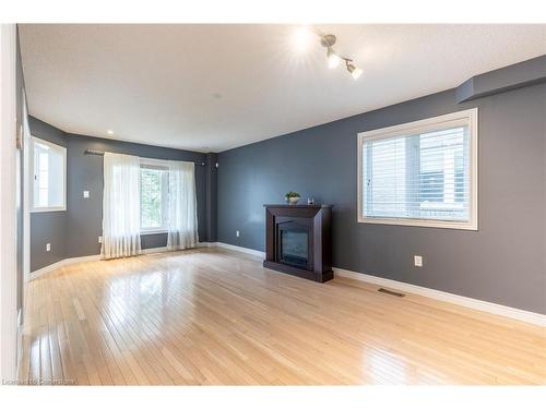 53 Dulgaren Street, Hamilton, ON - Indoor