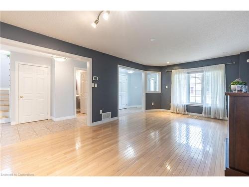 53 Dulgaren Street, Hamilton, ON - Indoor