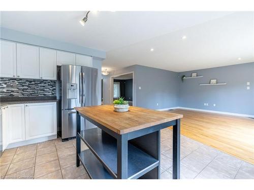 53 Dulgaren Street, Hamilton, ON - Indoor Photo Showing Kitchen