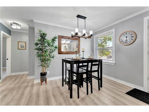 77 Inchlee Drive, Hamilton, ON - Indoor Photo Showing Dining Room