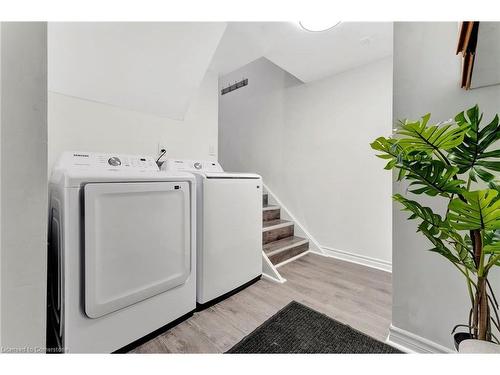 77 Inchlee Drive, Hamilton, ON - Indoor Photo Showing Laundry Room