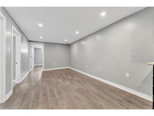 77 Inchlee Drive, Hamilton, ON - Indoor Photo Showing Other Room