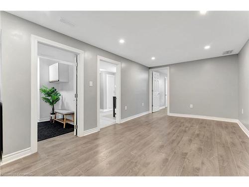 77 Inchlee Drive, Hamilton, ON - Indoor Photo Showing Other Room