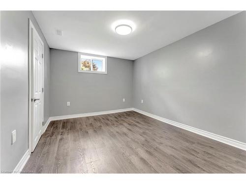 77 Inchlee Drive, Hamilton, ON - Indoor Photo Showing Other Room