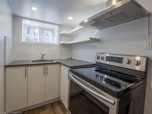 3-116 Myrtle Avenue, Hamilton, ON - Indoor Photo Showing Kitchen With Stainless Steel Kitchen