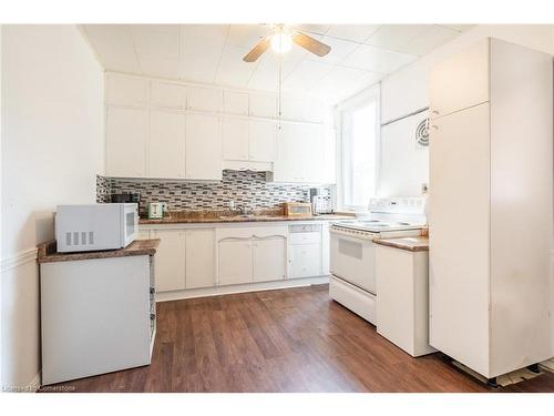 354 Cumberland Avenue, Hamilton, ON - Indoor Photo Showing Kitchen With Double Sink