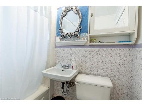 354 Cumberland Avenue, Hamilton, ON - Indoor Photo Showing Bathroom