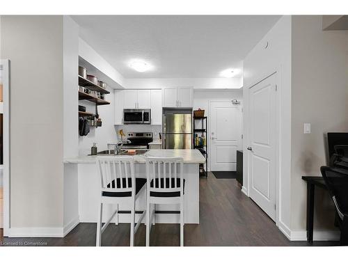 114-125 Shoreview Place, Stoney Creek, ON - Indoor Photo Showing Kitchen