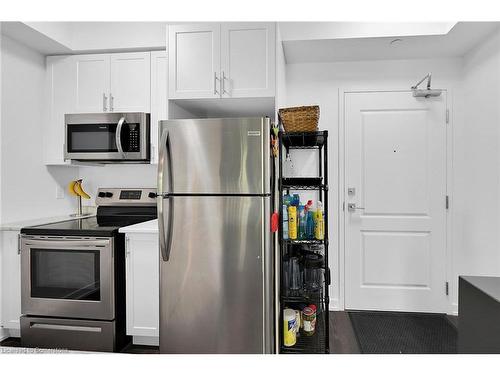 114-125 Shoreview Place, Stoney Creek, ON - Indoor Photo Showing Kitchen