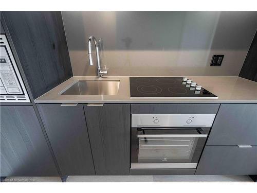 908-1 Jarvis Street, Hamilton, ON - Indoor Photo Showing Kitchen