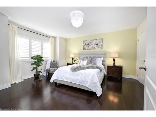 3182 Tim Dobbie Drive, Burlington, ON - Indoor Photo Showing Bedroom