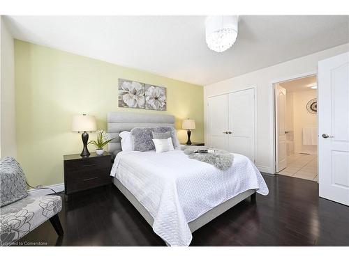 3182 Tim Dobbie Drive, Burlington, ON - Indoor Photo Showing Bedroom