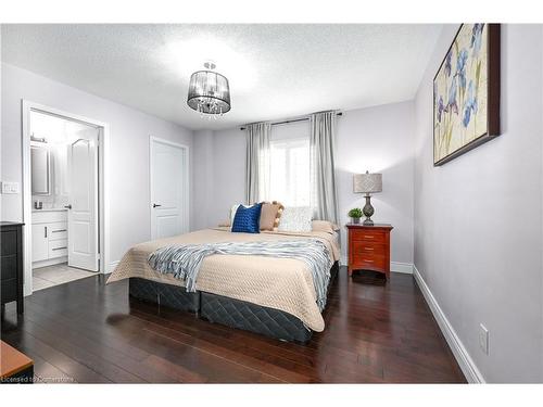 3182 Tim Dobbie Drive, Burlington, ON - Indoor Photo Showing Bedroom