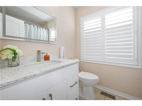 3182 Tim Dobbie Drive, Burlington, ON - Indoor Photo Showing Bathroom