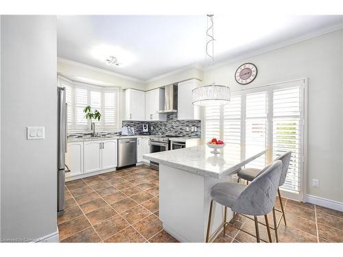 3182 Tim Dobbie Drive, Burlington, ON - Indoor Photo Showing Kitchen With Upgraded Kitchen