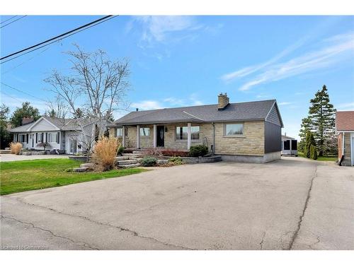 565 Second Road, Stoney Creek, ON - Outdoor With Facade