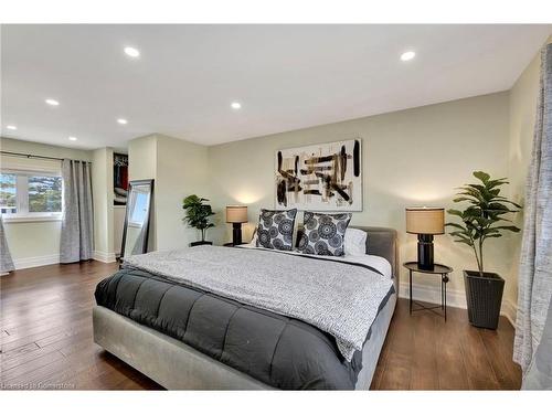 565 Second Road, Stoney Creek, ON - Indoor Photo Showing Bedroom