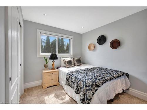 565 Second Road, Stoney Creek, ON - Indoor Photo Showing Bedroom