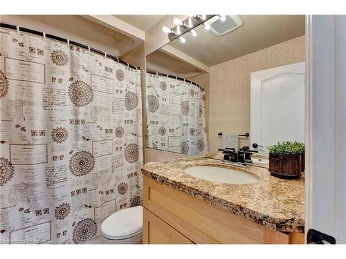 565 Second Road, Stoney Creek, ON - Indoor Photo Showing Bathroom