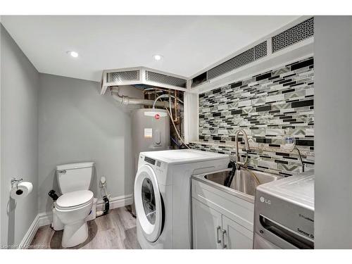 565 Second Road, Stoney Creek, ON - Indoor Photo Showing Laundry Room