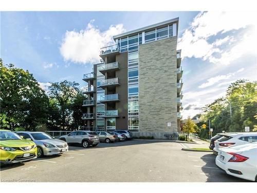 404-479 Charlton Avenue E, Hamilton, ON - Outdoor With Balcony With Facade