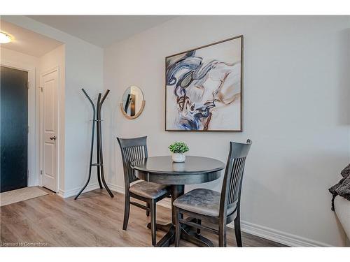 605-2750 King Street E, Hamilton, ON - Indoor Photo Showing Dining Room