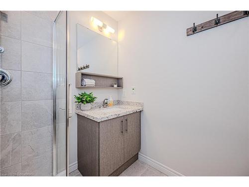 605-2750 King Street E, Hamilton, ON - Indoor Photo Showing Bathroom