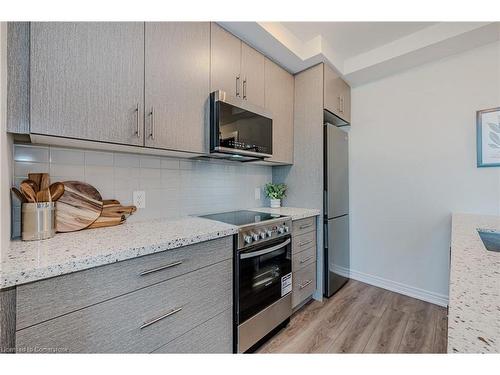 605-2750 King Street E, Hamilton, ON - Indoor Photo Showing Kitchen With Upgraded Kitchen