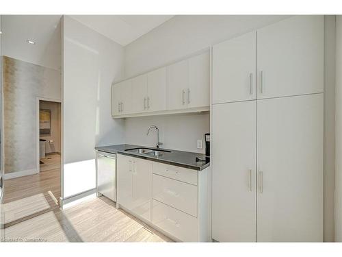 605-2750 King Street E, Hamilton, ON - Indoor Photo Showing Kitchen With Double Sink