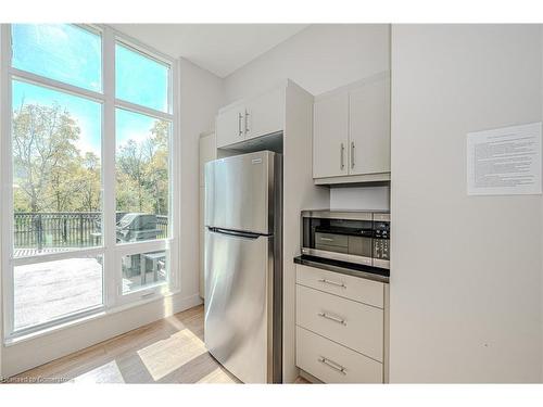 605-2750 King Street E, Hamilton, ON - Indoor Photo Showing Kitchen