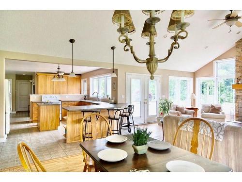 1575 Kottmeier Road, Thorold, ON - Indoor Photo Showing Dining Room