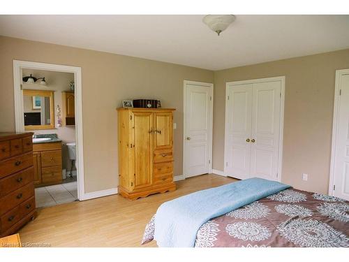 1575 Kottmeier Road, Thorold, ON - Indoor Photo Showing Bedroom