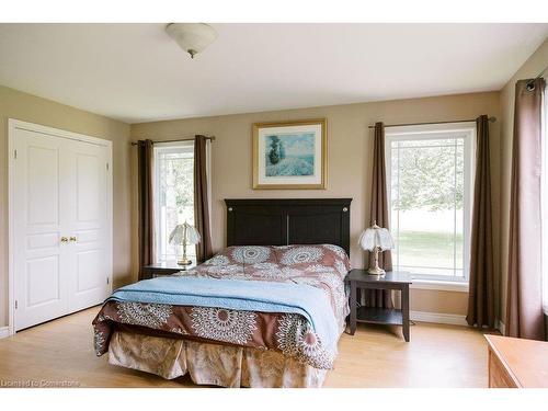 1575 Kottmeier Road, Thorold, ON - Indoor Photo Showing Bedroom