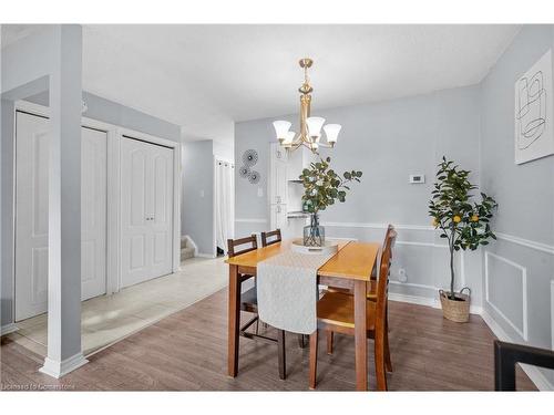 75-2050 Upper Middle Road, Burlington, ON - Indoor Photo Showing Dining Room