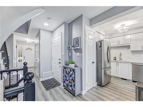 14-2151 Walkers Line, Burlington, ON - Indoor Photo Showing Kitchen With Stainless Steel Kitchen