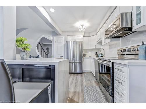 14-2151 Walkers Line, Burlington, ON - Indoor Photo Showing Kitchen With Stainless Steel Kitchen