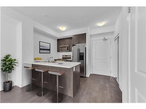 308-460 Dundas Street E, Waterdown, ON - Indoor Photo Showing Kitchen