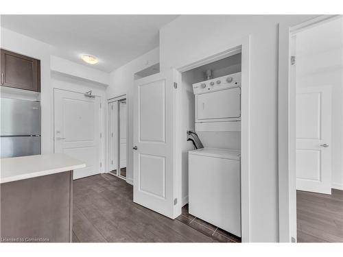 308-460 Dundas Street E, Waterdown, ON - Indoor Photo Showing Laundry Room