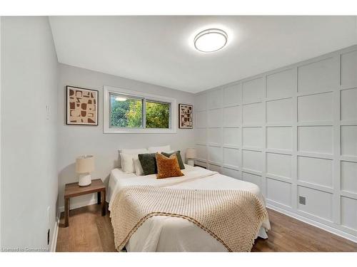 82 Warren Avenue, Hamilton, ON - Indoor Photo Showing Bedroom