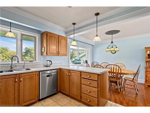 561 Kemp Road East Road, Grimsby, ON - Indoor Photo Showing Kitchen With Double Sink